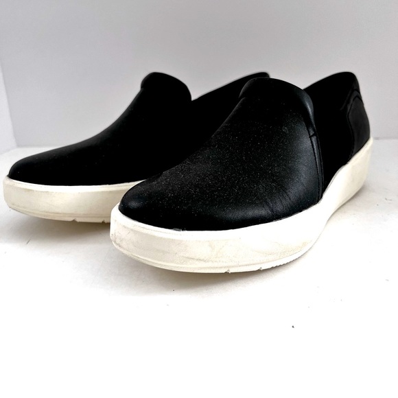 New Clarks 8.5 Ultra Comfort Black w/White Bottoms - Picture 1 of 8